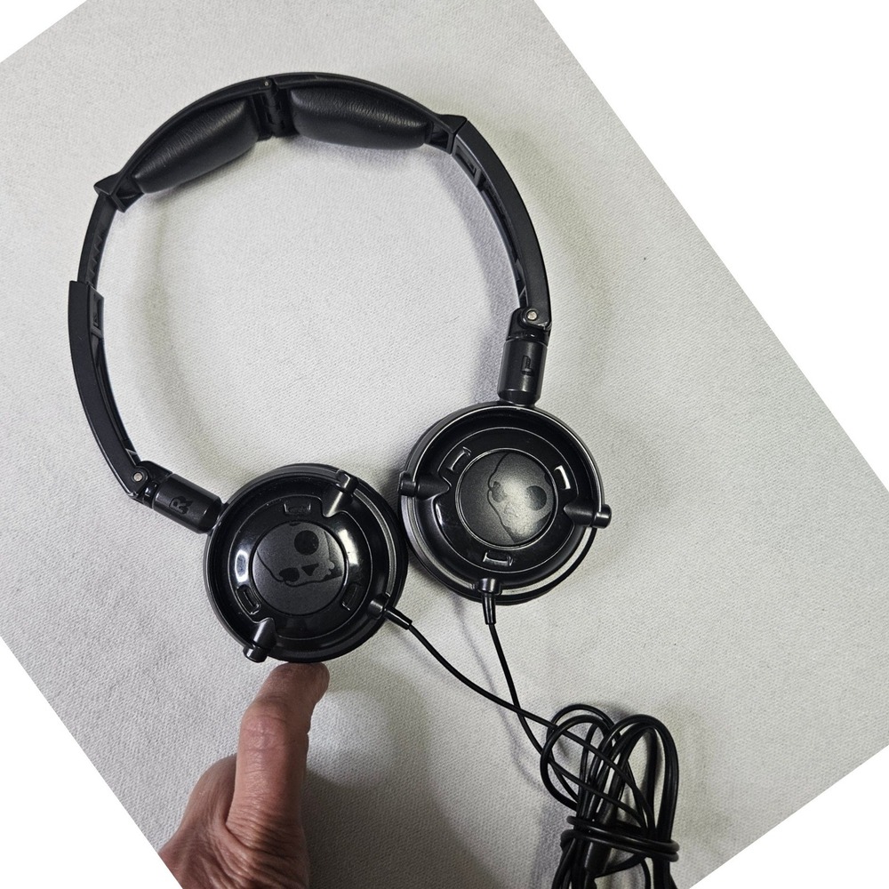 Skullcandy Lowrider Headphones Unisex OS Black Wired Folding On-Ear Skull Logo